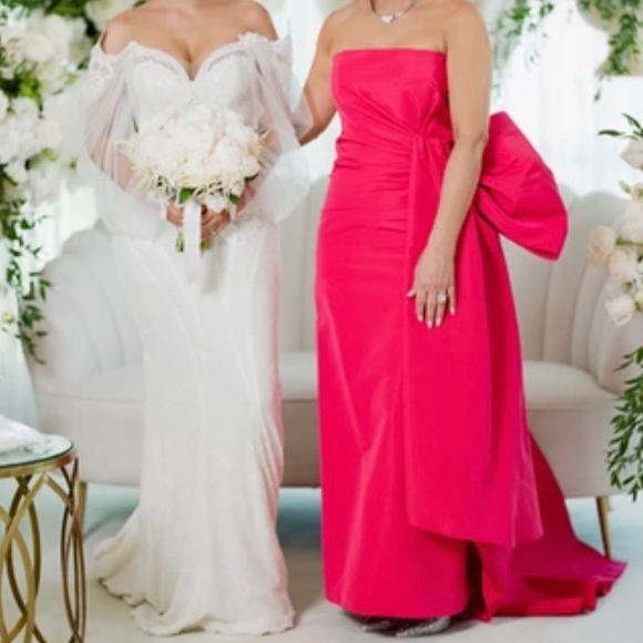 Carolina Herrera strapless draped bow silk gown - Picture 3 of 6